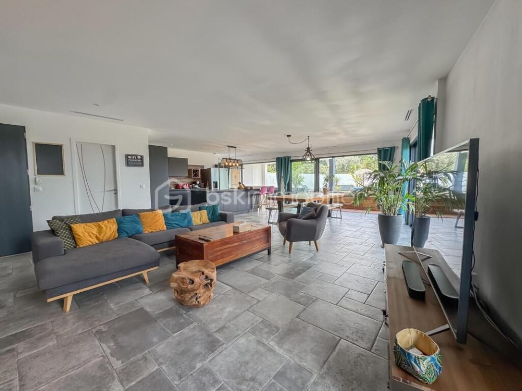 MAISON CONTEMPORAINE 2020 – VOLUMES D&rsquo;EXCEPTION ET PRESTATION HAUT DE GAMME – 7 pièces – 5 chambres – 190 m²
