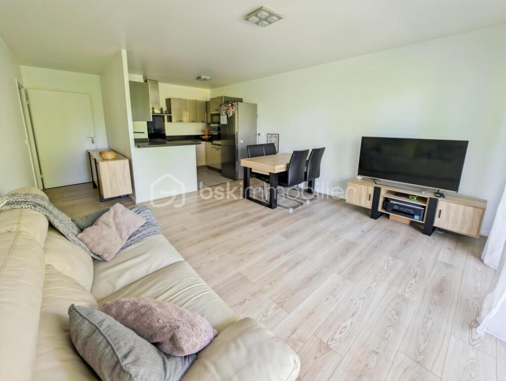 Superbe appartement F3 deux chambres DPE C 2015 proche Gare balcon et deux parkings – 3 pièces – 2 chambres – 60 m²