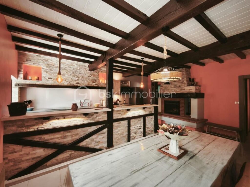 Charmant corps de ferme rénové – 6 pièces – 5 chambres – 205 m²