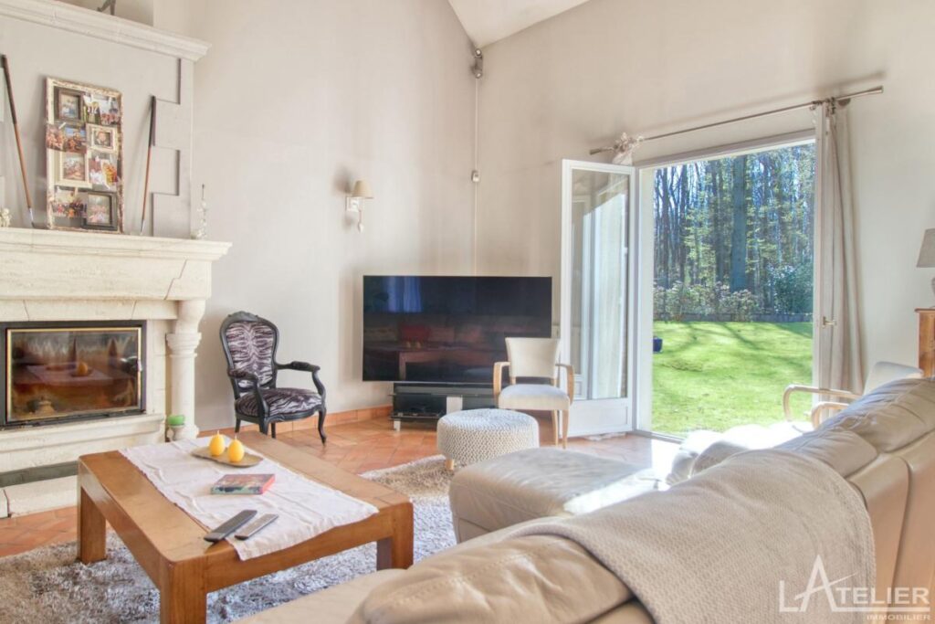 Maison familiale en lisière de forêt – 200m² de calme absolu – 7 pièces – 4 chambres – 211 m²