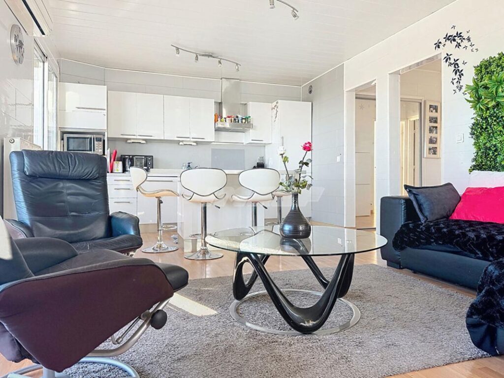 13010 Saint Tronc T4 78 m2 balcon cave – 4 pièces – 3 chambres – 78 m²