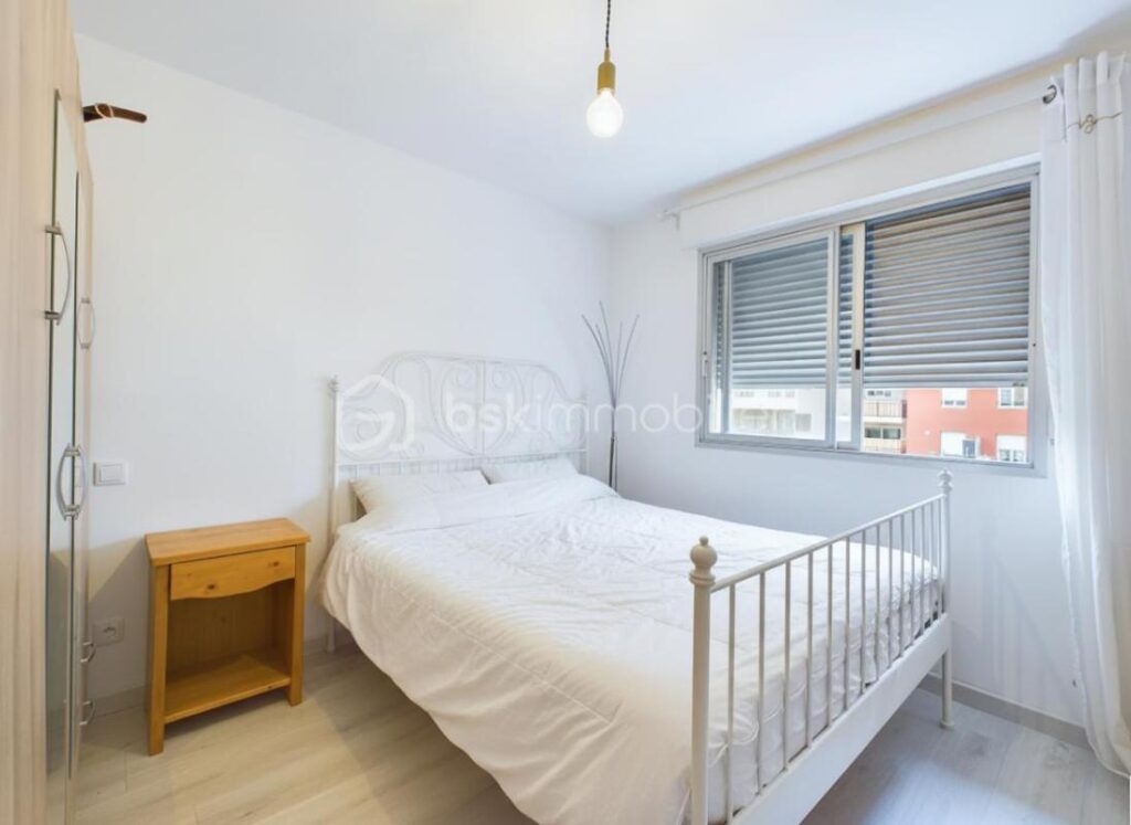 Magnifique 3 pièces entièrement refait avec grande terrasse – 3 pièces – 2 chambres – 65 m²