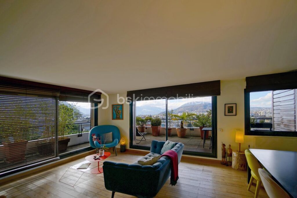 Appartement d’exception avec terrasse panoramique, vue lac et montagnes – 5 pièces – 4 chambres – 139 m²