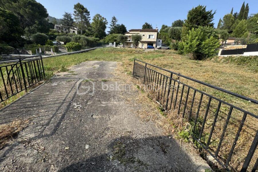 Terrain à vendre à Auribeau sur siagne