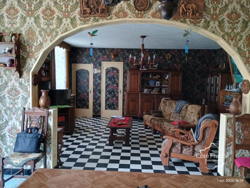 NORD – Noyelles-Sur-Sambre – Maison mitoyenne à rénover – 6 pièces – 3 chambres – 157 m²