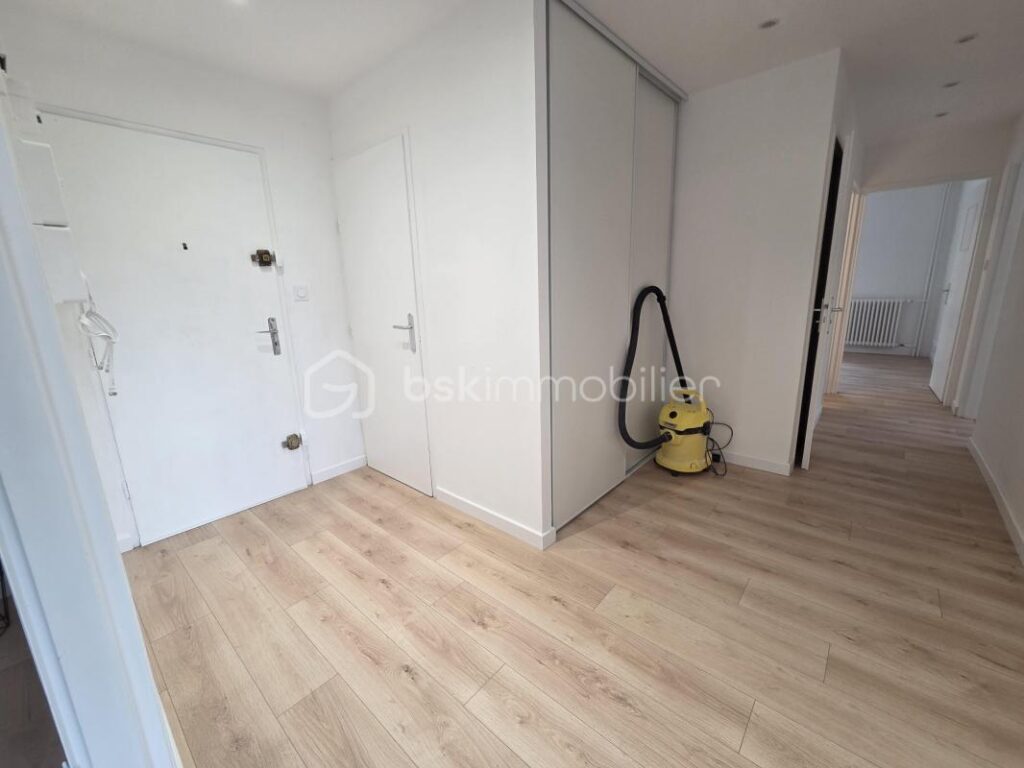 Appartement T3 Voiron 190 000 € – 4 pièces – 2 chambres – 71 m²