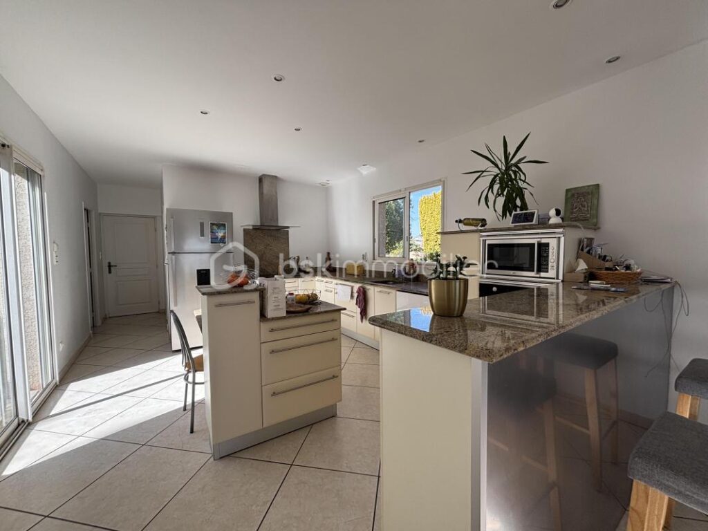 MAISON D’ARCHITECTE SUR RABASTENS – 8 pièces – 5 chambres – 219 m²