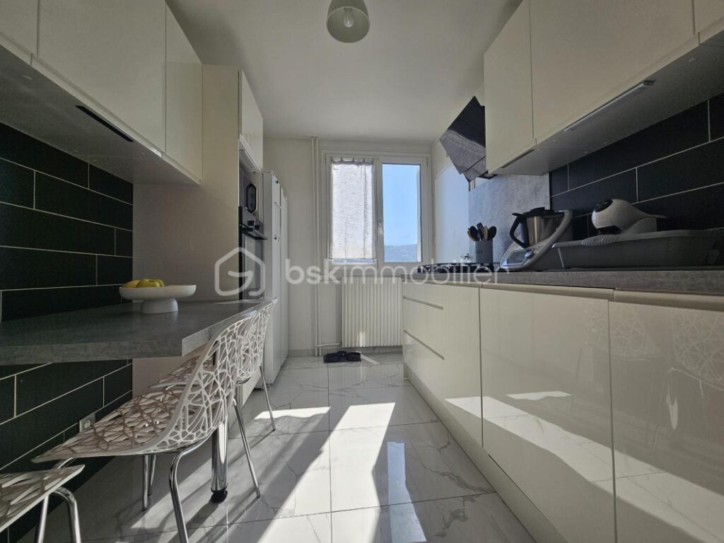 Coup de cœur T5 à découvrir sur la commune du Pont-de-Claix – 5 pièces – 3 chambres – 90 m²