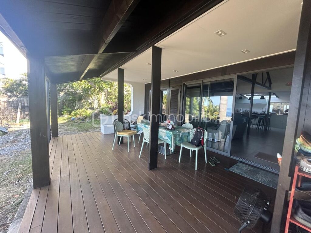 Maison de plain-pied de 181 m² sur un terrain de 1058 m² à Bellepierre – 5 pièces – 4 chambres – 136 m²