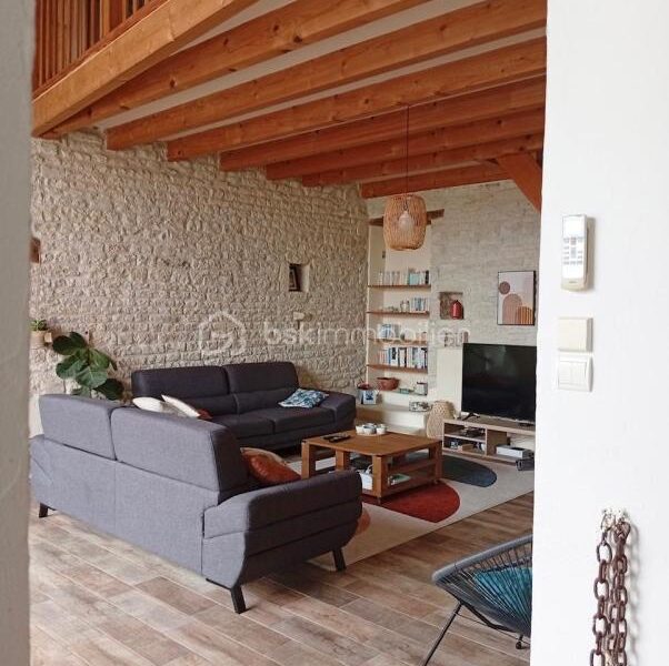 Maison à vendre à Aigre