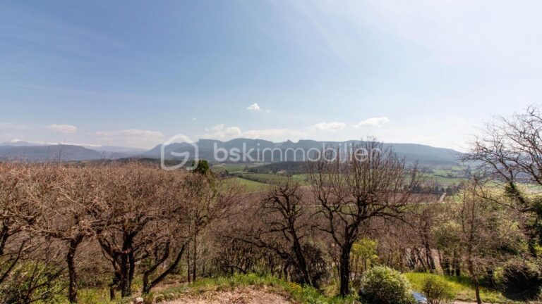 Vue panoramique 180° – Position dominante – À 15 min de Montélimar – 6 pièces – 4 chambres – 194 m²