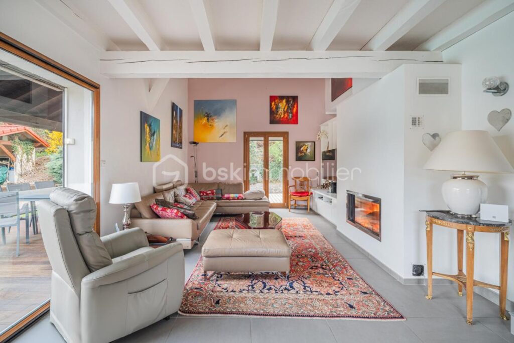 Propriété haut de gamme avec piscine & vue dégagée – 264 m² Brié et Angonnes – 8 pièces – 4 chambres – 274 m²