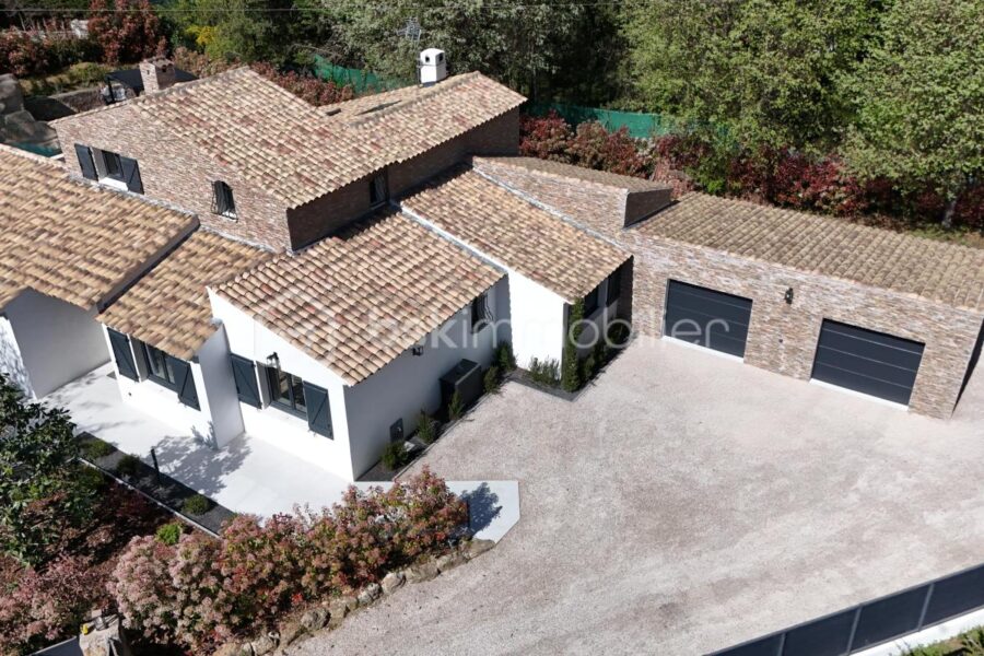 Maison à vendre à Roquefort les pins