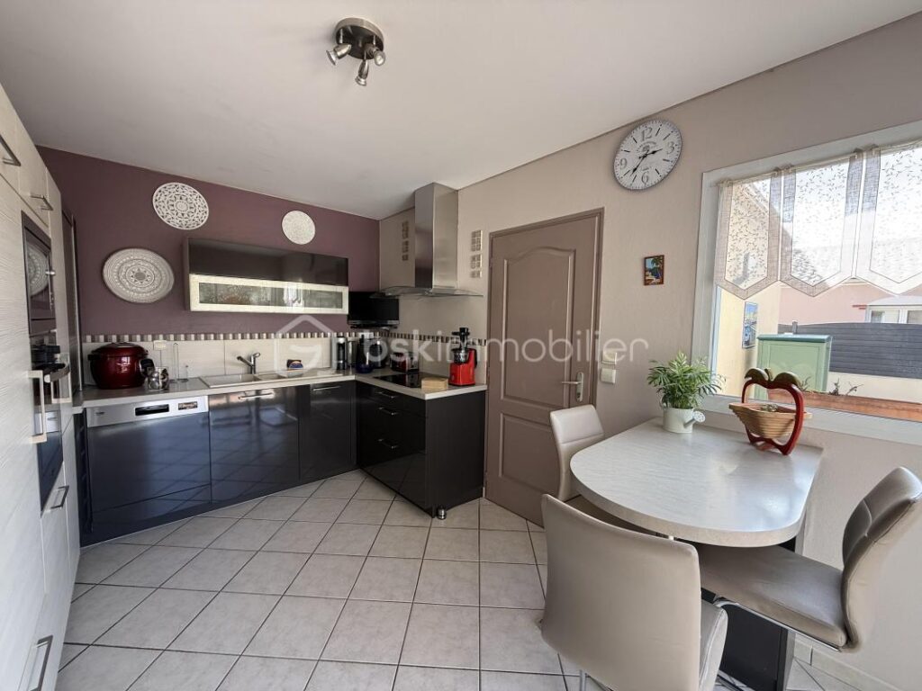 Maison familiale avec piscine chauffée – 7 pièces – 4 chambres – 150 m²