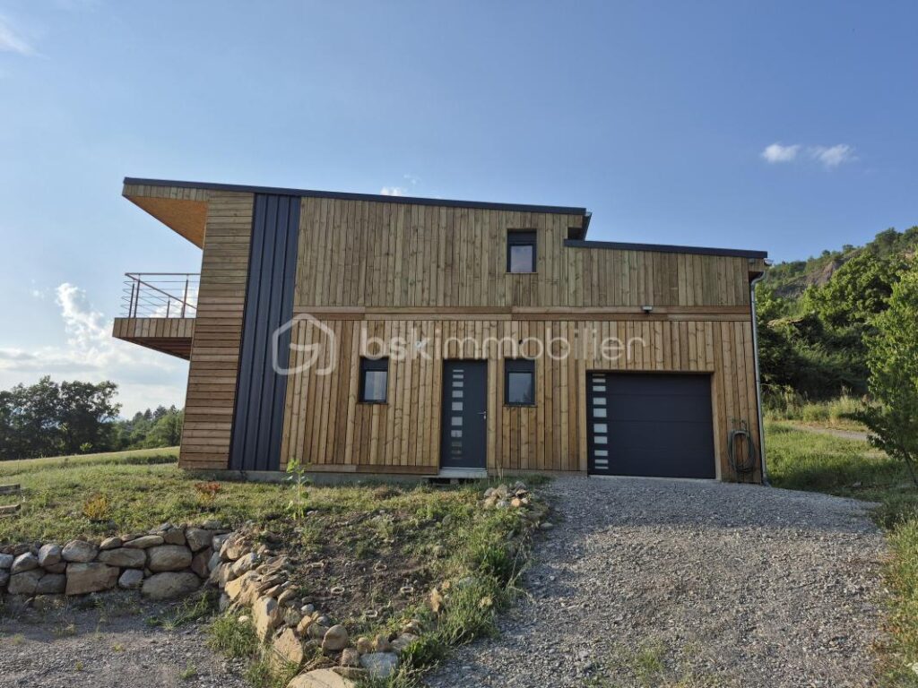 Ensemble Immobiler d&rsquo;exception composé de deux maisons neuves contemporaines + un terrain constructible en Haute Provence : Ideal investisseur – 12 pièces – 8 chambres – 300 m²