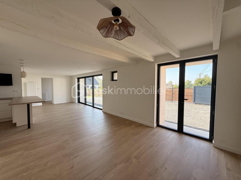 Maison de 104m2 entièrement rénovée – 4 pièces – 3 chambres – 104 m²