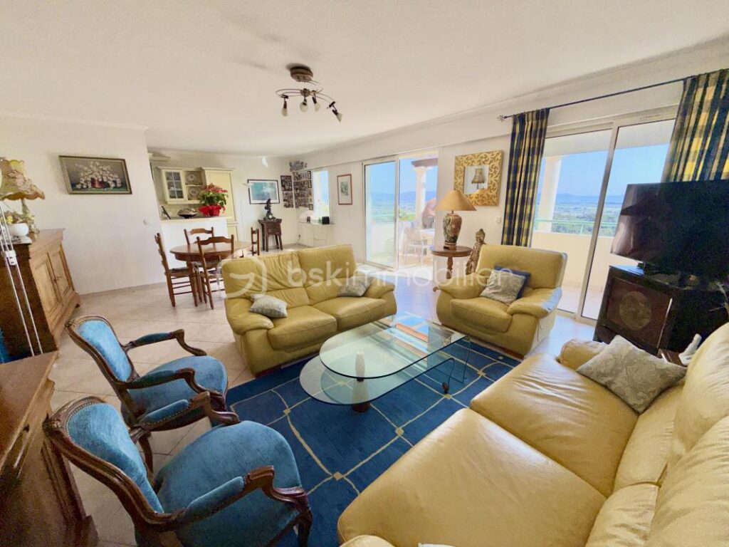 DPT VAR (83) – VUE MER PANORAMIQUE A COUPER LE SOUFLE POUR CE BEL APPARTEMENT – 4 pièces – 2 chambres – 80 m²