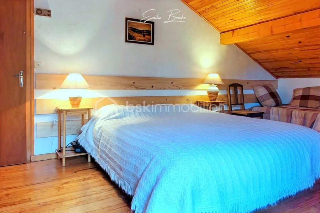 CHALET 4 CHAMBRES – A 15 MINUTES DES PISTES DE SKI – EN PLEINE NATURE – 6 pièces – 4 chambres – 88 m²