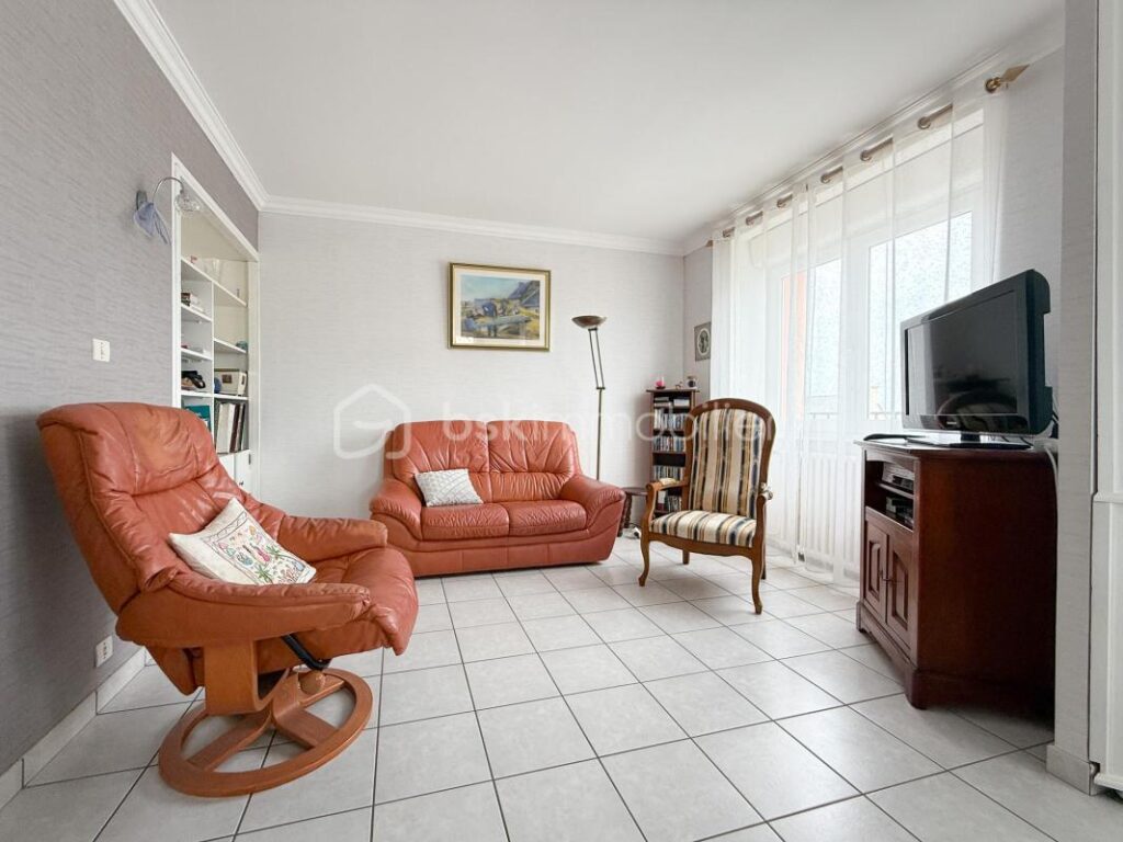 Maison familiale avec vue mer à moins de 400 mètres de la plage des trois moutons – 9 pièces – 5 chambres – 143 m²