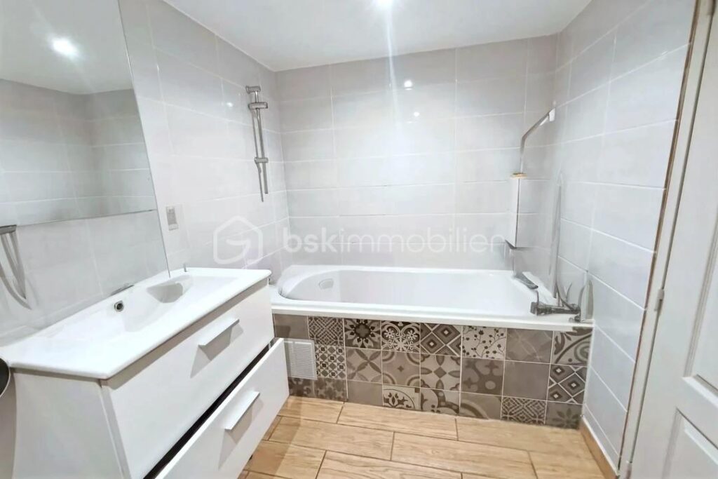 Maison familiale entièrement rénovée secteur recherché – 6 pièces – 4 chambres – 140 m²