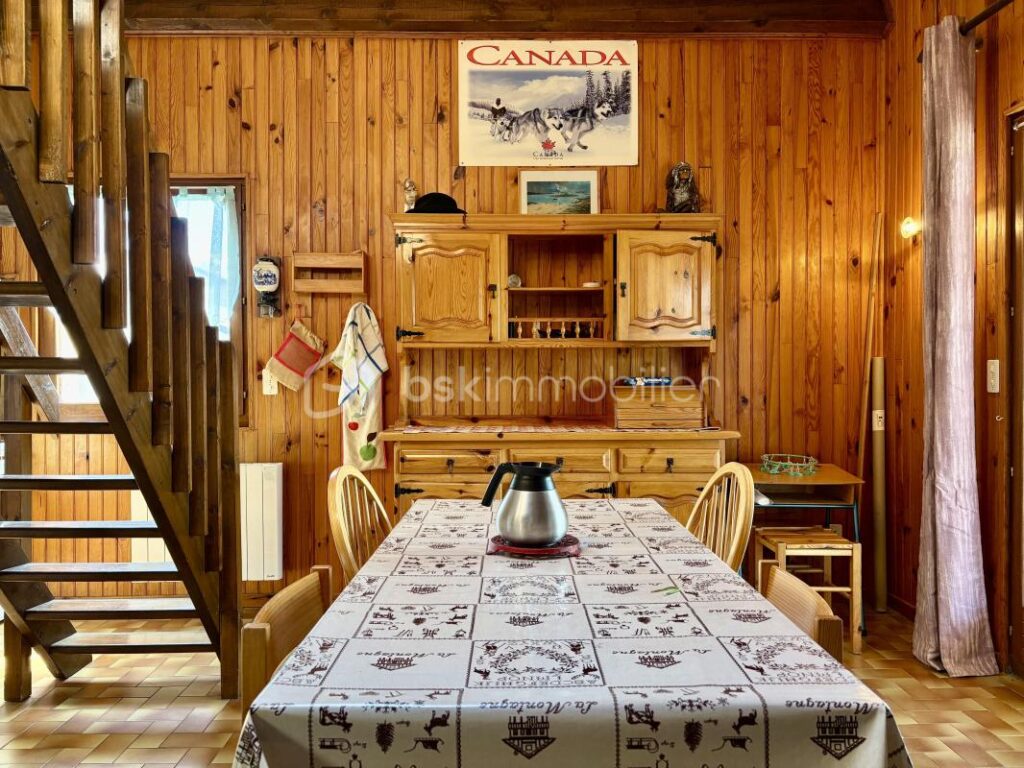 Rare sur le secteur : chalet à Bolquère (66) avec deux appartements indépendants à un prix très attractif – 5 pièces – 3 chambres – 90 m²