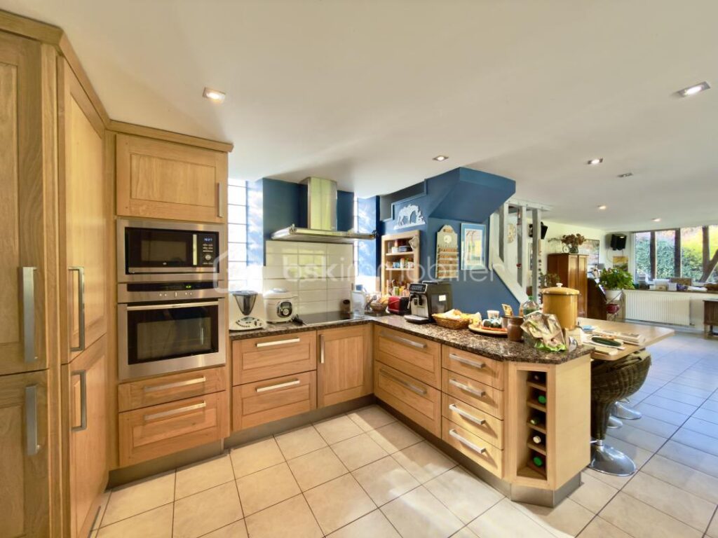 🏡 Maison pleine de charme 160 m² avec terrain exceptionnel de 5 500 m² – Rives-en-Seine – 8 pièces – 5 chambres – 160 m²