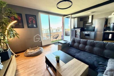 Résidence Bellevue/ F3 dernière étage / une place de parking/ et une cave – 3 pièces – 2 chambres – 61 m²