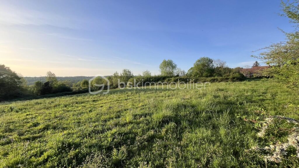 La Dordogne, Commune de Châtres, Terrain, 6600 M² – NR pièces – NR chambres – 6600 m²