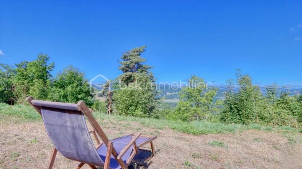 Ferme ardéchoise en pierres avec vue panoramique et châtaigneraie centenaire – 6 pièces – 4 chambres – 171 m²