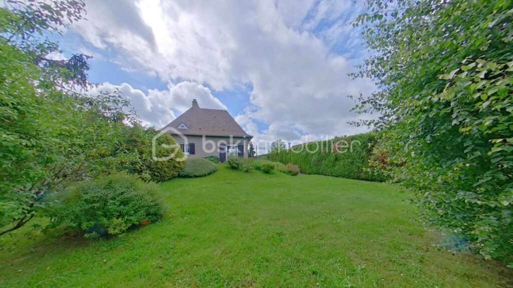 ✨ Maison traditionnelle avec vue panoramique – Cadre exceptionnel à 3 min de Pont-sur-Yonne ✨ – 5 pièces – 4 chambres – 140 m²