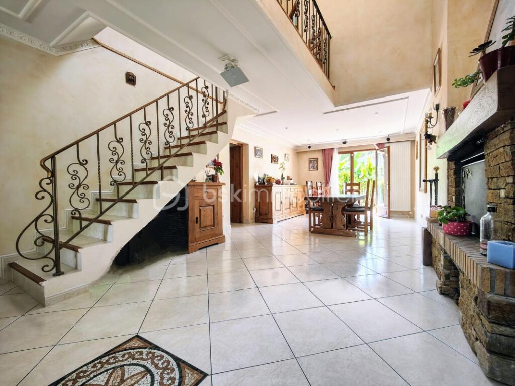 Belle maison 4 ch jardin clos, 2 terrasses au calme ! – 7 pièces – 4 chambres – 180 m²