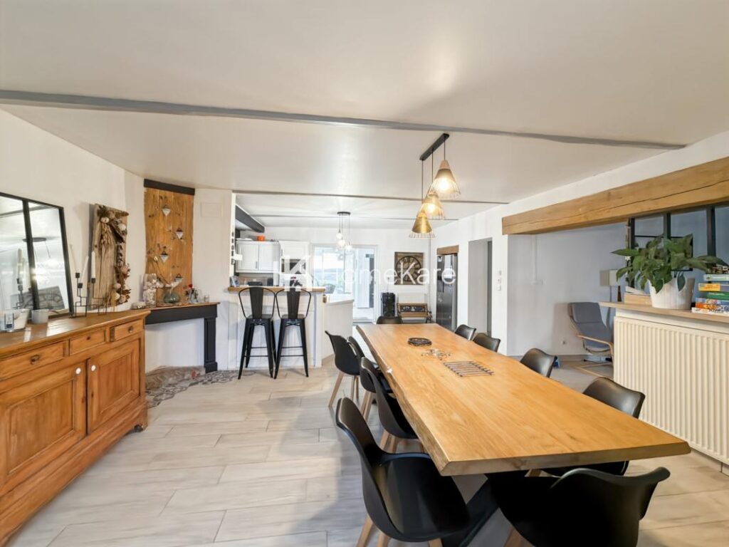 MAISON AVEC PISCINE ET VUE – 6 pièces – 5 chambres – 165 m²