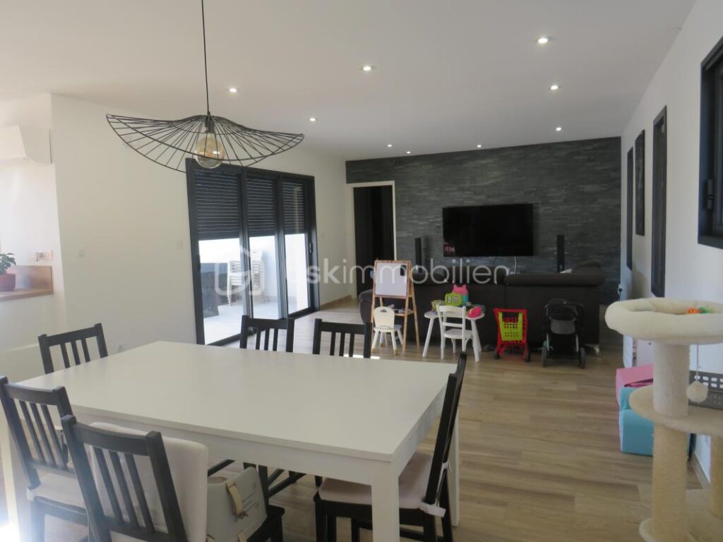 Maison plain-pied récente de 135 m² dans un cadre idyllique du Bas-Armagnac, RT 2012 sous garantie décennale – 4 pièces – 3 chambres – 135 m²