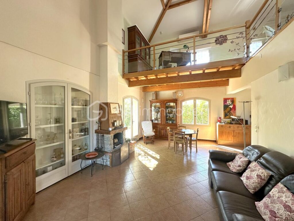 VILLA 7 PIÈCES – 200M2 – 7 pièces – 5 chambres – 200 m²