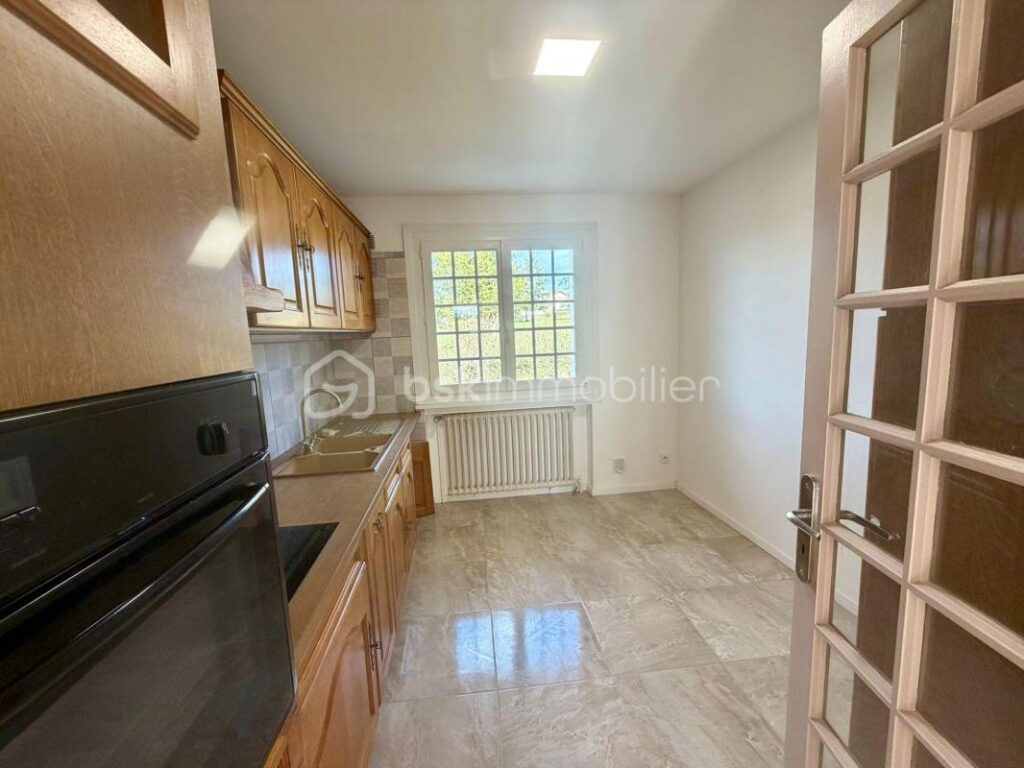 Maison 3 chambres – Vue dégagée sur la Côte Roannaise – Garage – Villerest (42) – 4 pièces – 3 chambres – 83 m²