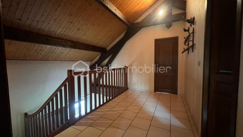 Maison de 168m² sur terrain de 2167m² – 5 pièces – 3 chambres – 168 m²