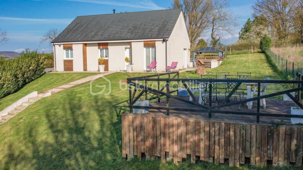 Maison traditionnelle récente avec vue idyllique benignoise – 4 pièces – 3 chambres – 98 m²