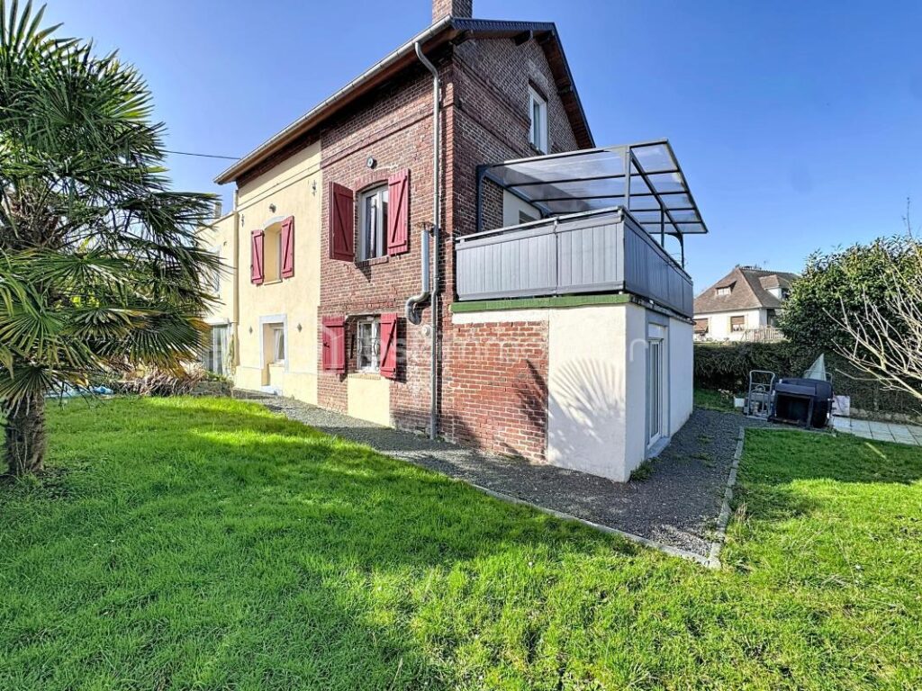 Maison proche centre ville avec vue et jardin – 4 pièces – 4 chambres – 135 m²