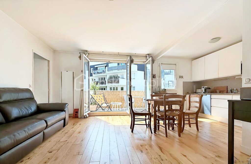 Beau 2 pièces avec balcon plein sud sur Jardin avec Parking et cave – 2 pièces – 1 chambre – 48 m²