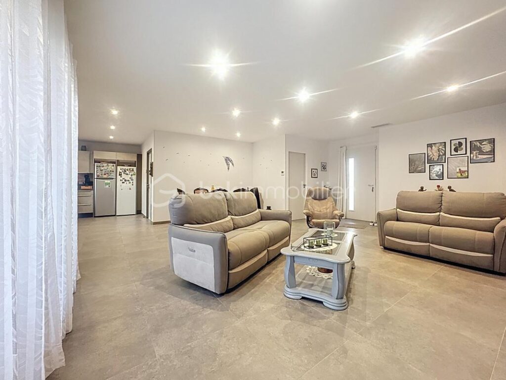 Maison en 5 pièces sous garantie décennale avec Terrasse / Garage / Parkings / Jardin – 5 pièces – 3 chambres – 111 m²