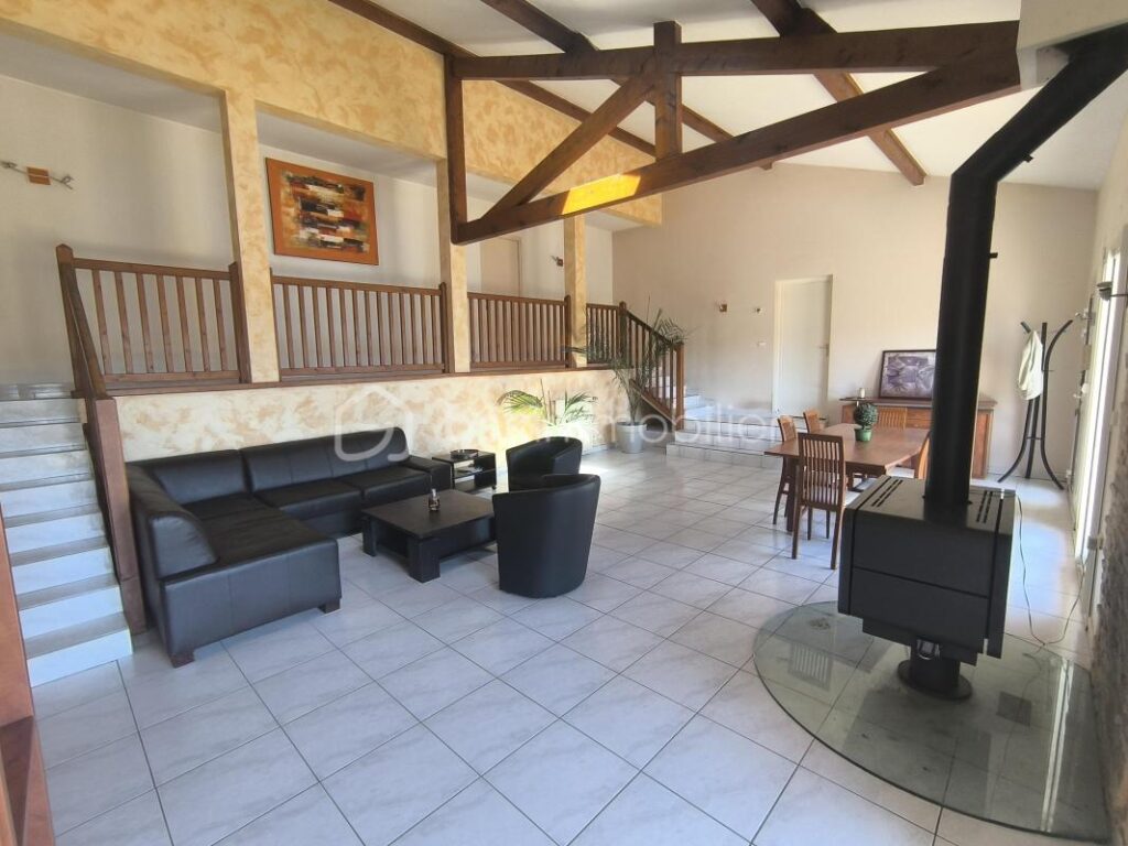 Exclusivité ! Bien rare – Maison familiale 151 m² sur 1 887 m² – 4 chambres – Vue dégagée – 6 pièces – 4 chambres – 151 m²