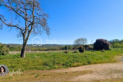Ancienne grange en pierre sur 2,7 hectares avec vue dégagée au calme – 4 pièces – 3 chambres – 140 m²