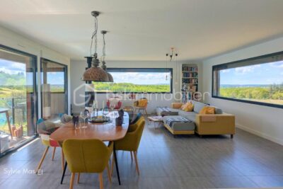 Propriété contemporaine avec vue panoramique – piscine – 7 pièces – 6 chambres – 204 m²