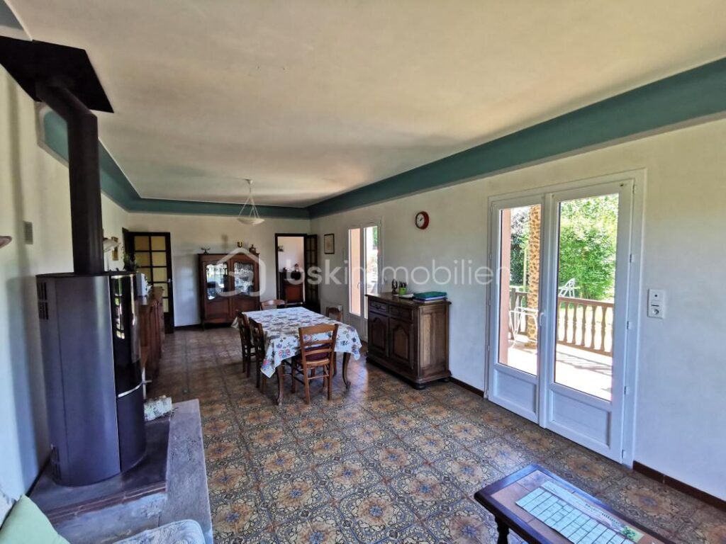 Grande maison familliale – propriété équestre – 6 pièces – 4 chambres – 128 m²