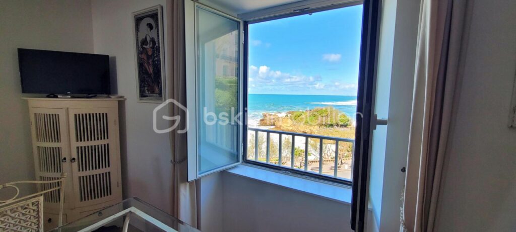 BIARRITZ PLACE SAINTE EUGENIE – 3 pièces – 2 chambres – 54 m²