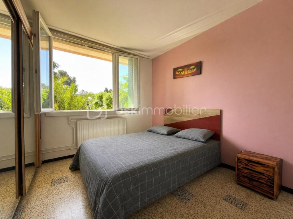 Appartement P3 – Rez-de-chaussée surélevé – Quartier Capouchiné – 3 pièces – 2 chambres – 54 m²