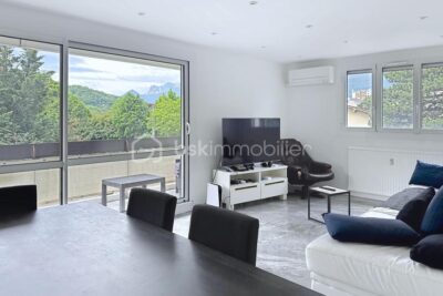 Appartement de 83 m2 avec terrasse – 4 pièces – 3 chambres – 82 m²