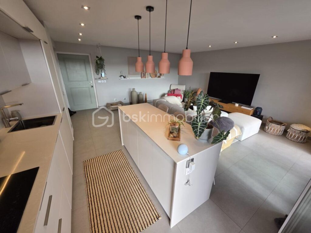 Nice – Corniche Fleurie | 3 pièces 66 m² | Terrasse 16 m² | Vue panoramique | Garage | Piscine – 3 pièces – 2 chambres – 66 m²