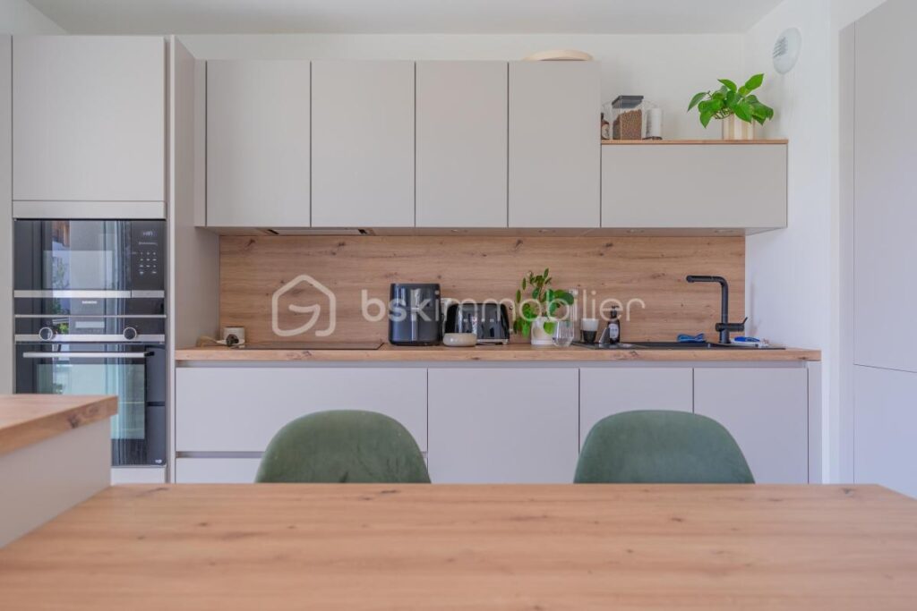 Superbe T3 récent (62m²) avec terrasse, vue montagnes, place de parking privative en sous-sol – Poisy (Brassilly) – 3 pièces – 2 chambres – 62 m²