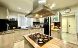 Fublaines – Maison d’architecte 200 m² + potentiel 250 m² – Terrain 3 500 m² – 8 pièces – 5 chambres – 192 m²